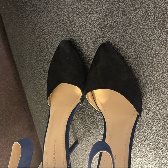 BCBGeneration Black and Blue Heels with Striking Design - Picture 2 of 5